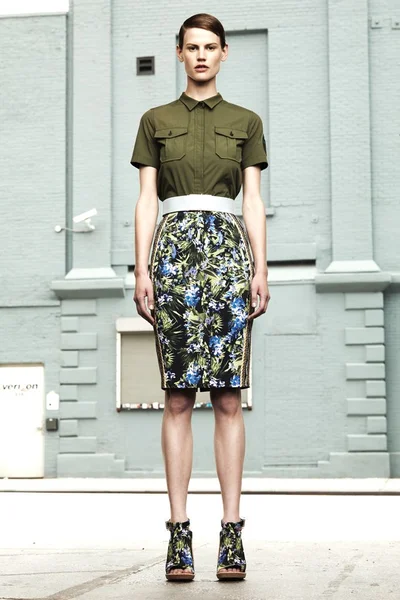 Look 32